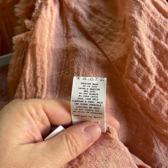 Gorgeous linen Masscob Morant top in peach, large - Picture 4 of 10